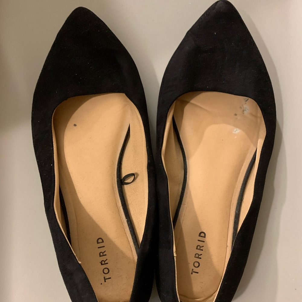 TORRID SIZE 12 POINTED FLAT